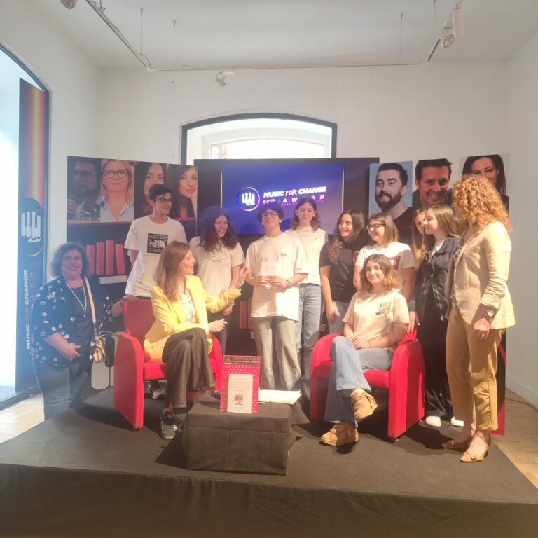 Gli studenti del laboratorio di redazione giornalistica intervistano la Crosetta