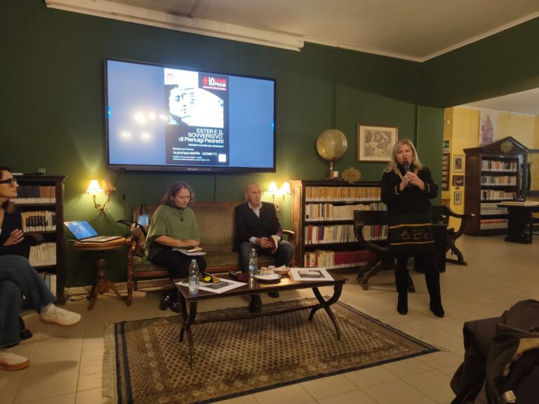 Una lezione di “romanzo civile” per gli studenti